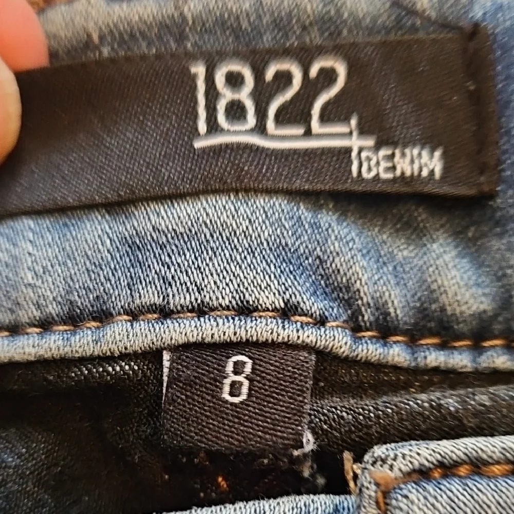 1822 'Butter' Denim  Mid-Rise Skinny Jeans- Size 8 - Picture 7 of 8
